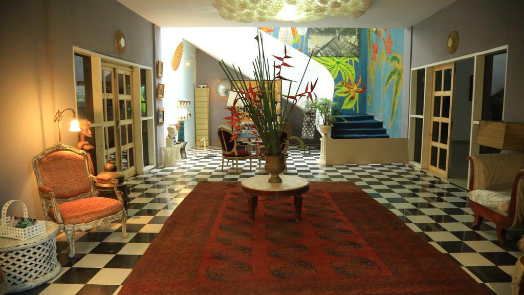 Bushman Cafe Hotel Abidjan Ngoại thất bức ảnh