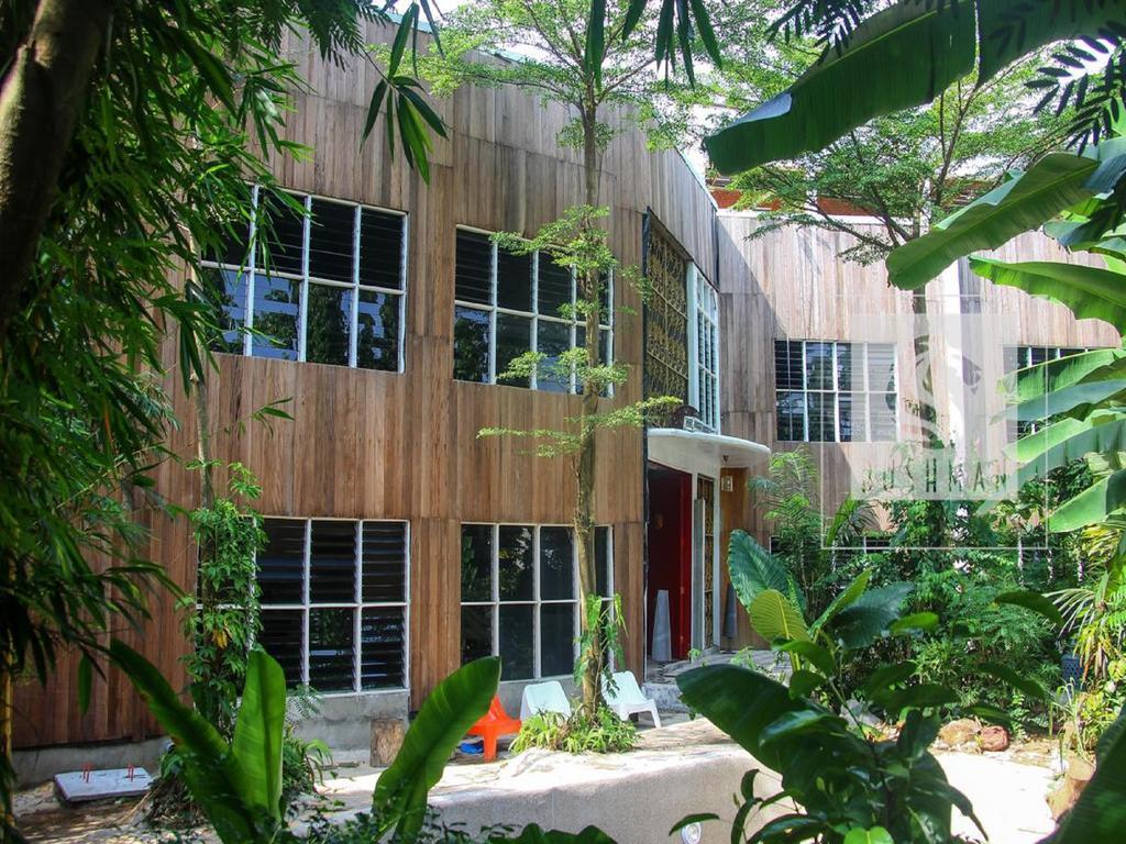 Bushman Cafe Hotel Abidjan Ngoại thất bức ảnh