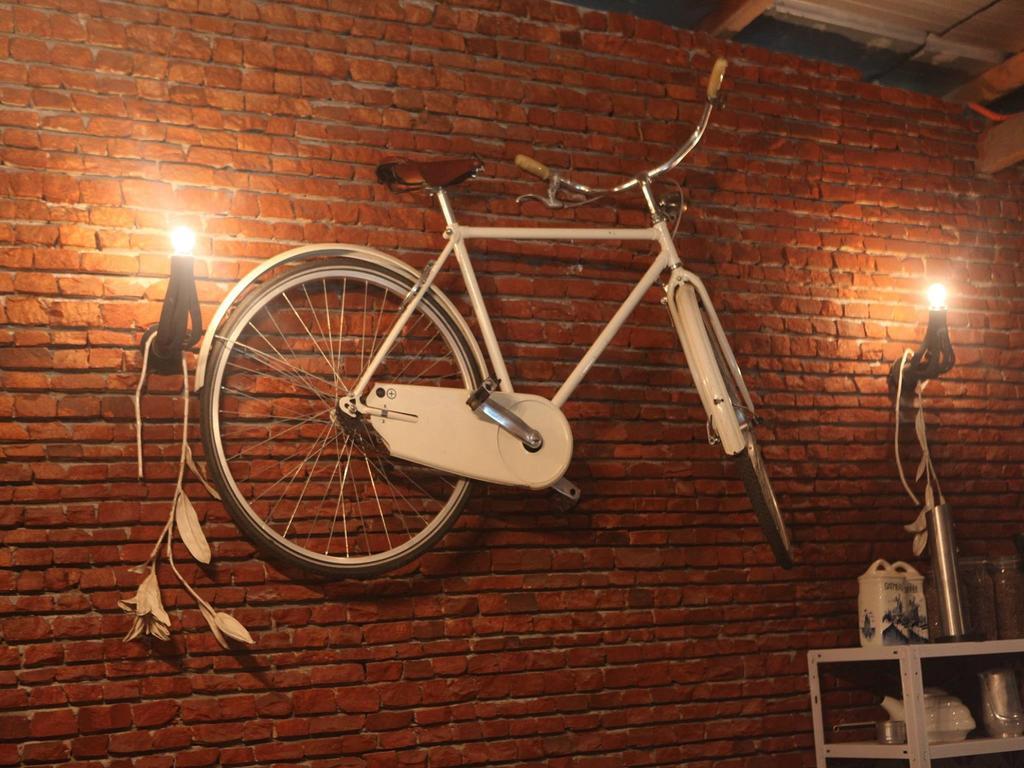 Bushman Cafe Hotel Abidjan Ngoại thất bức ảnh